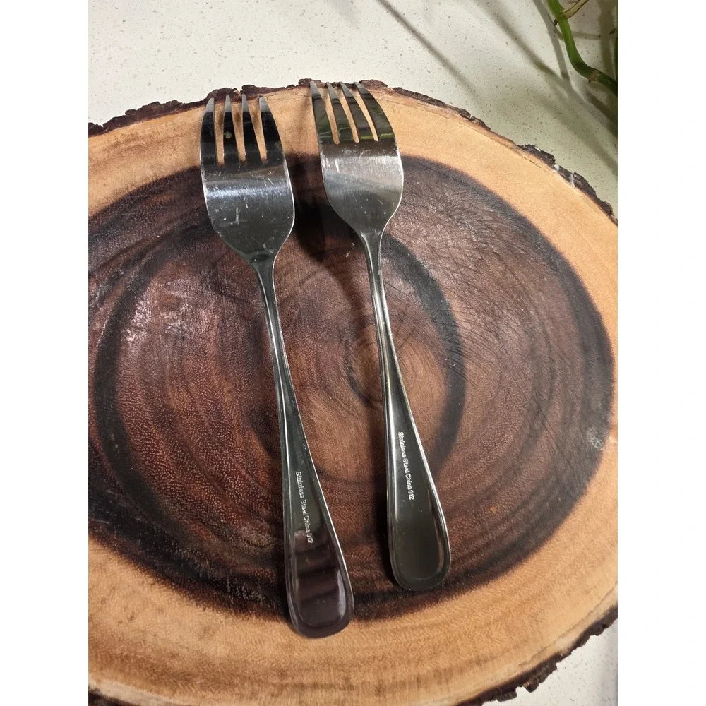 2 Hampton Silversmiths ERIN Dinner Forks 8